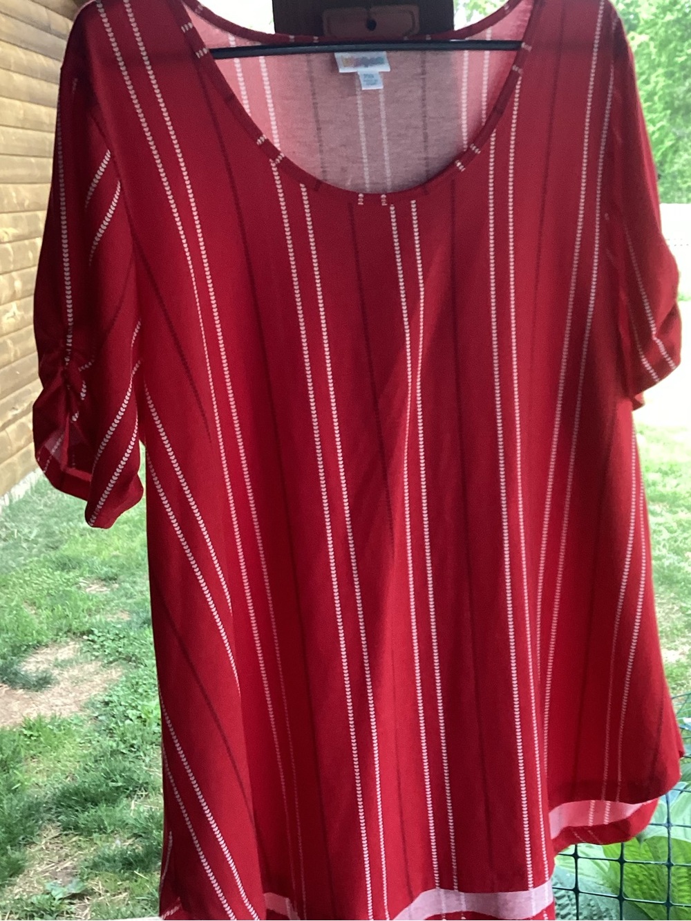 LuLaRoe Women’s Top in Red - 2XL